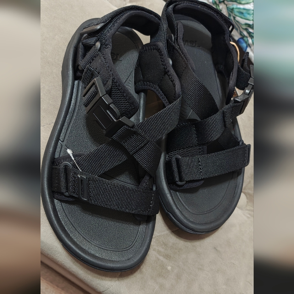 Teva Hurricane Verge Sandals Black Size 6